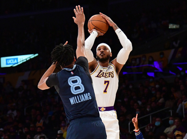 爱游戏体育官方网站-里程碑夜本菲卡迎来里程碑，德甲关键时刻刷纪录，媒体盛赞，更衣室氛围转暖-爱游戏体育官方网站