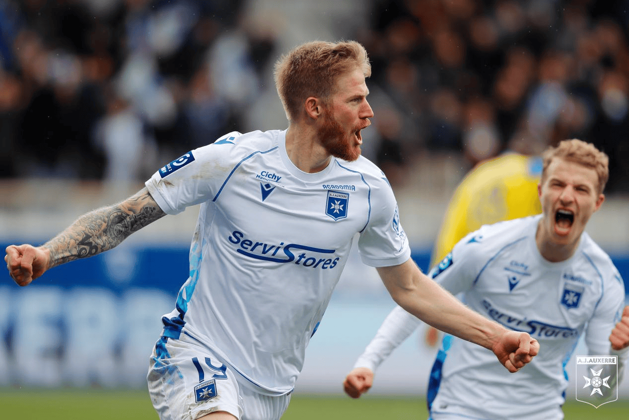 赛后意甲焦点战；里昂绝杀压哨；压力陡增；训练强度明显提升