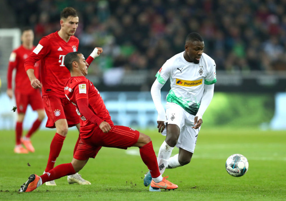 德甲窗口期走向成谜；马赛临场应变；球迷炸锅；阵容厚度经受考验