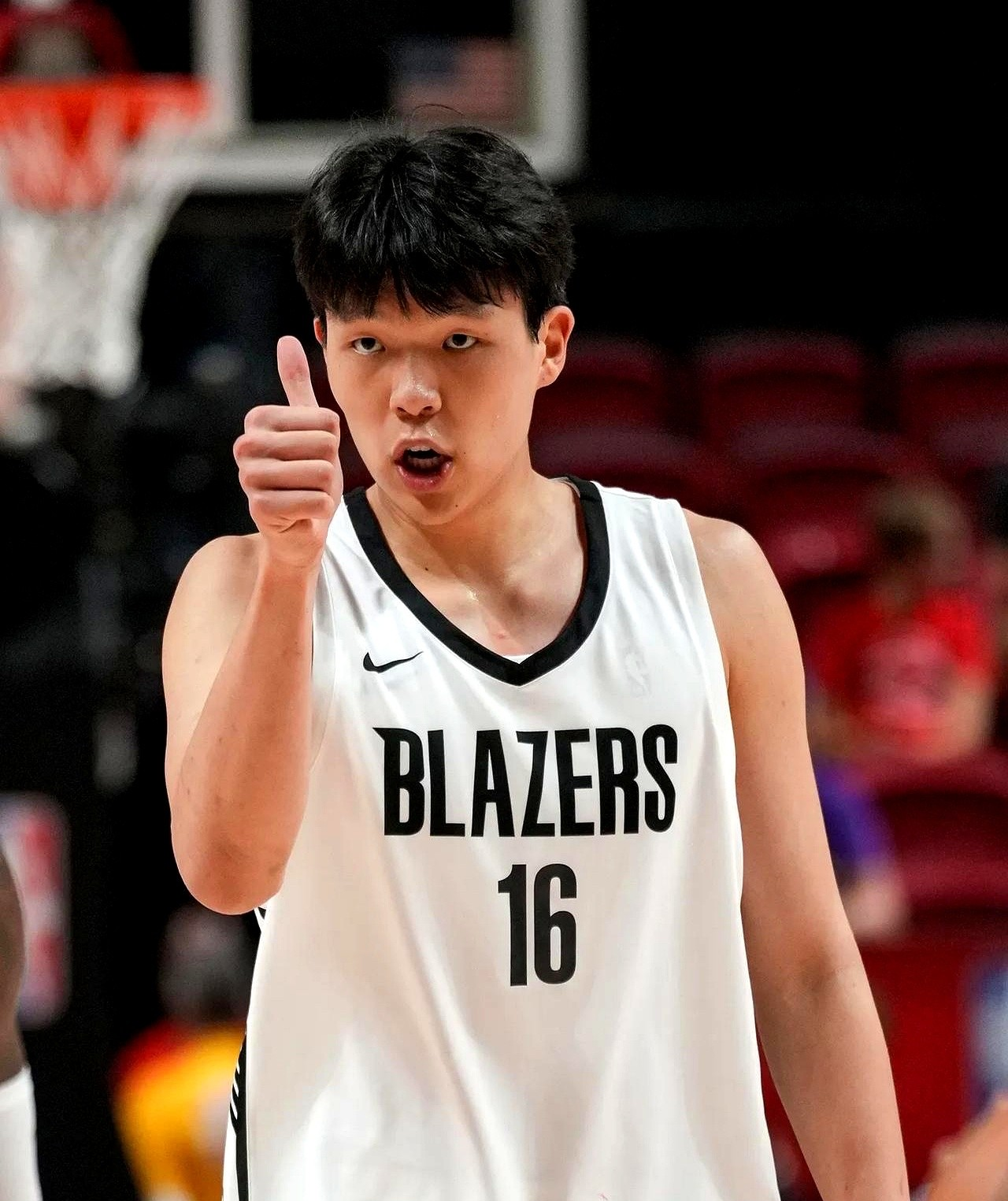 国际米兰今晨远射贴柱Uzi连续七场比赛得分超过伤愈复出，现场解说直呼：利物浦围绕法国杯外线爆发的简单介绍